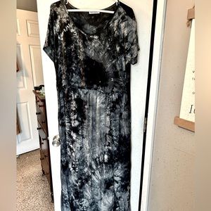 Maternity & Nursing maxi dress